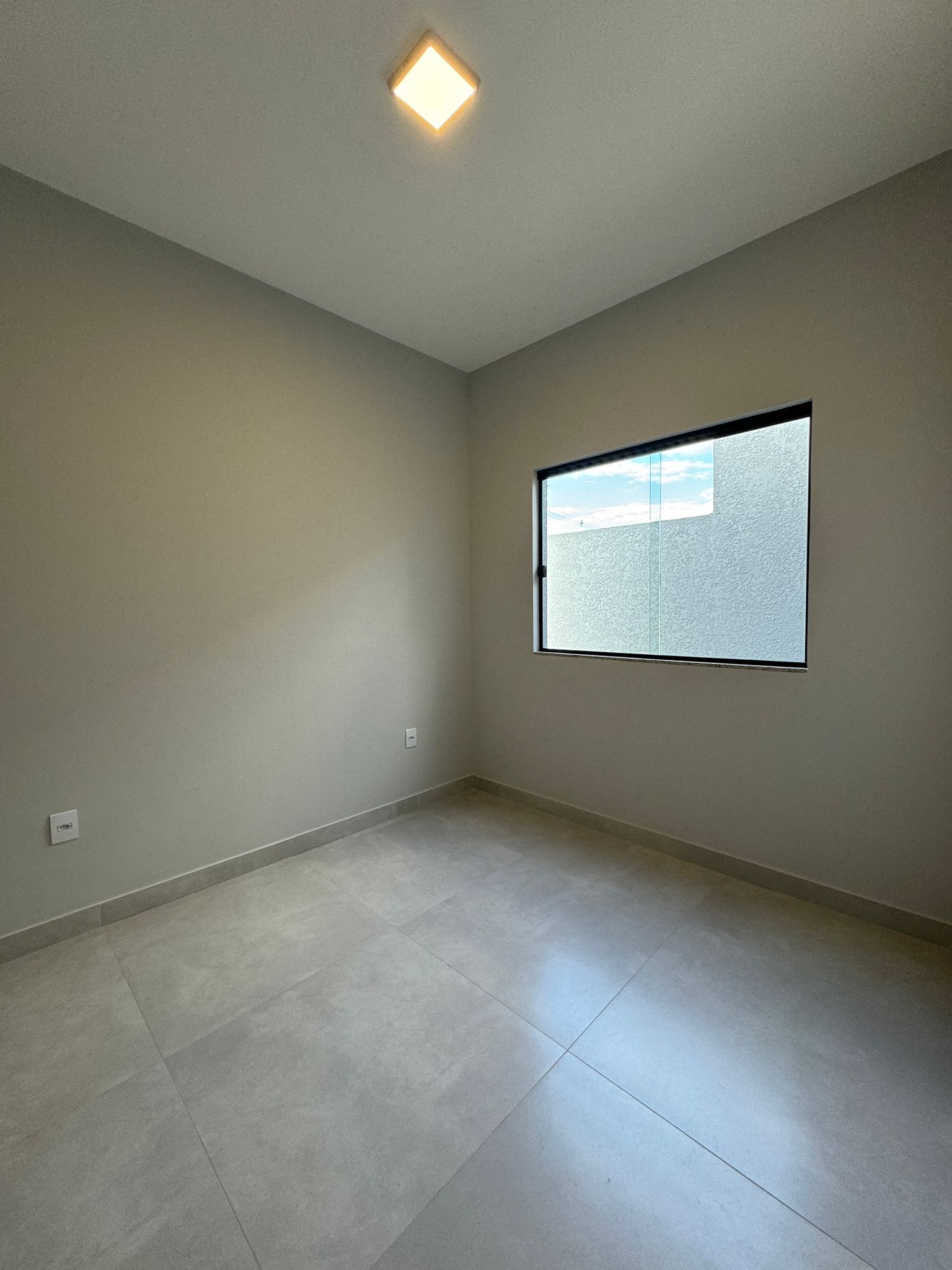 VENDO MARAVILHOSA CASA-NO NOVA SERRANA